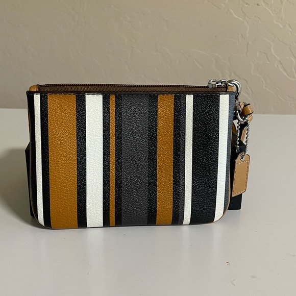 COACH WALLET & WRISTLET - Picture 6 of 8